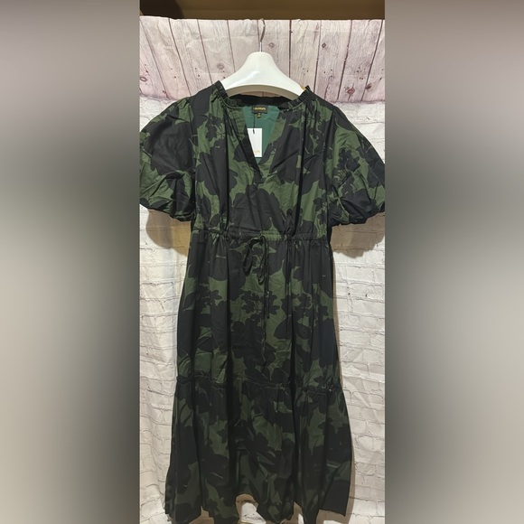 Sugarlips Green and Black Floral Midi Dress - Picture 7 of 9